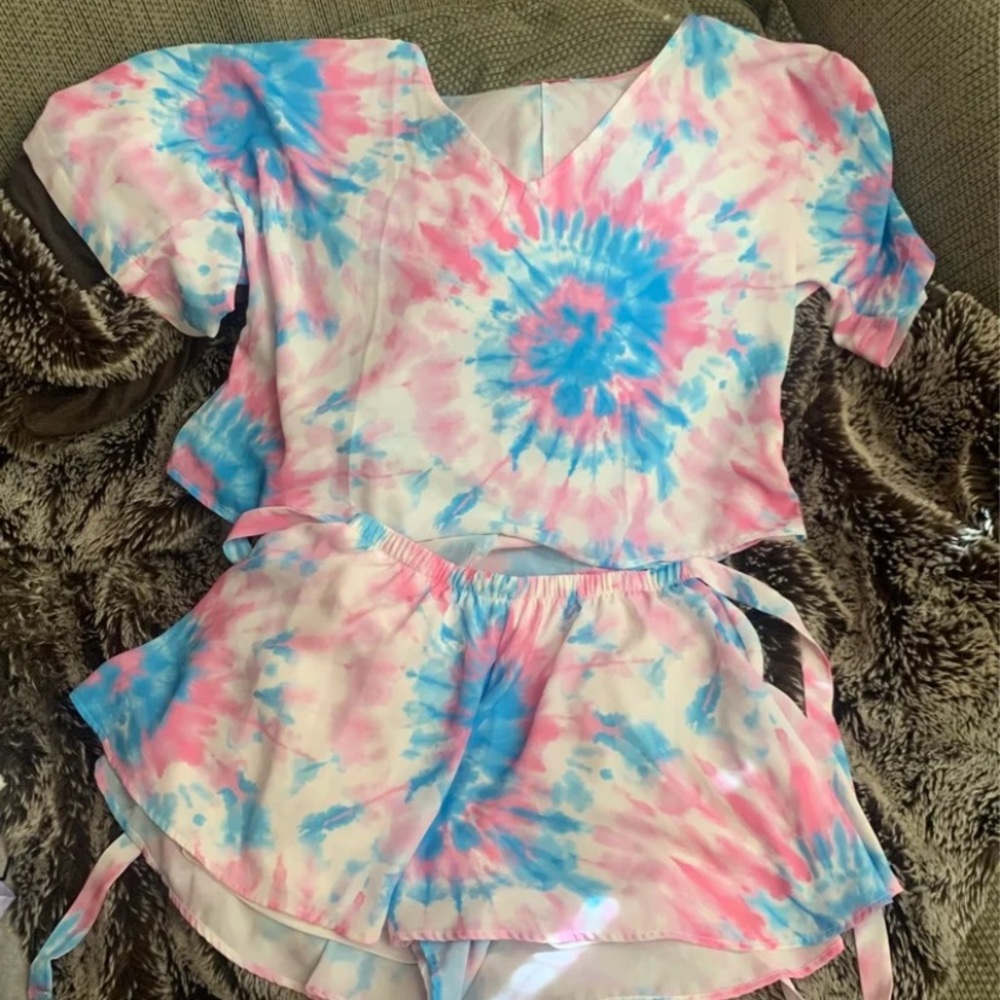 Like‎ New Pink Lily Set